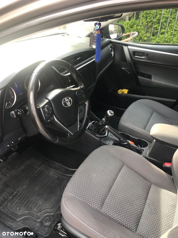 Toyota Corolla 1.6 Comfort - 6