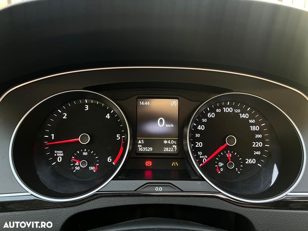 Volkswagen Passat - 37