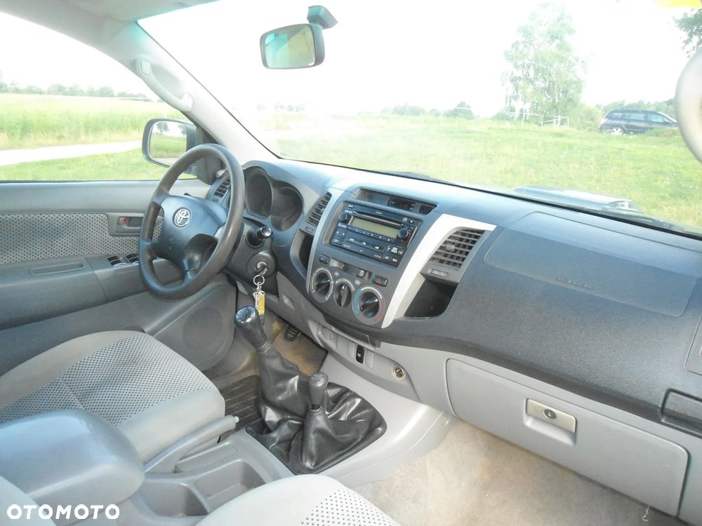 Toyota Hilux 2.5 D-4D DLX - 5