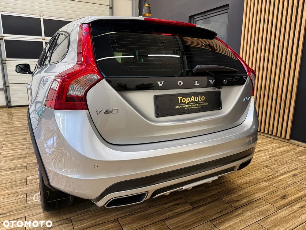 Volvo V60 Cross Country - 9
