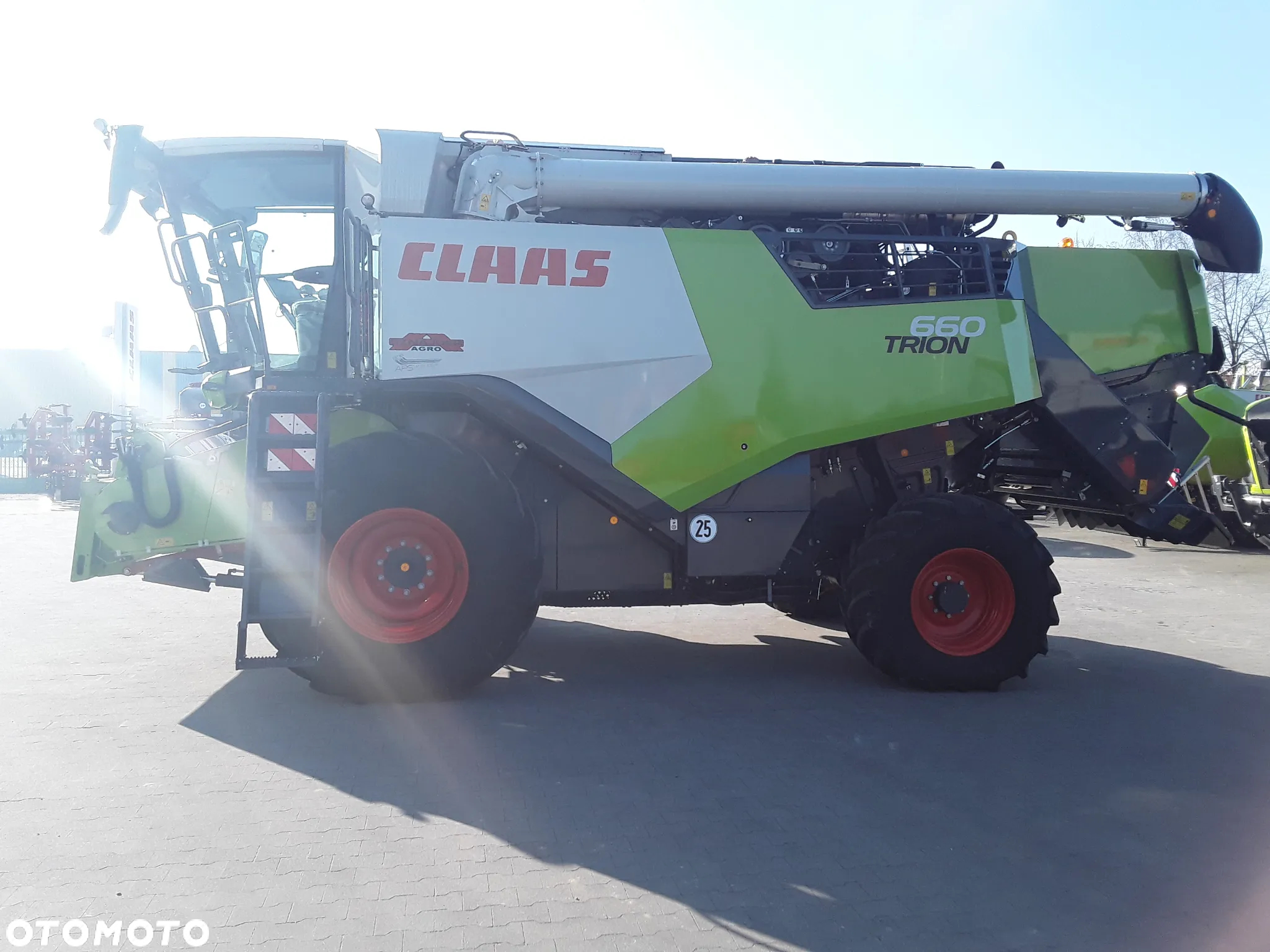 Claas TRION 660 - 3