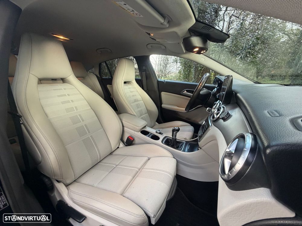 Mercedes-Benz CLA 180 d Shooting Brake Urban - 11