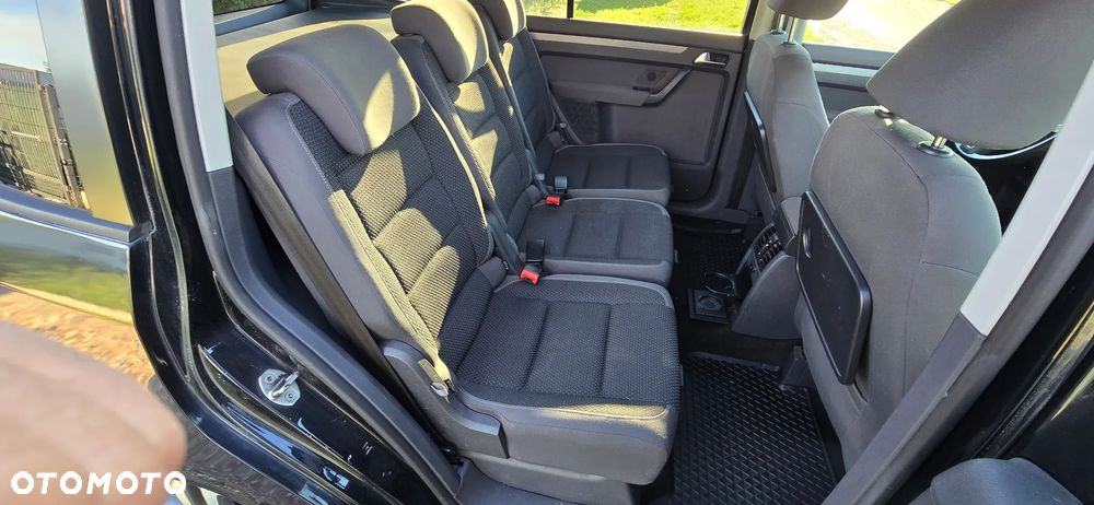 Volkswagen Touran - 17