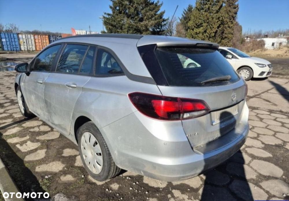 Opel Astra 1.6 CDTI Dynamic S&S - 2