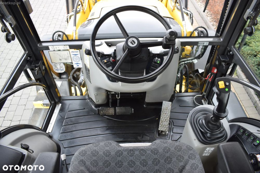 New Holland B110C - 36