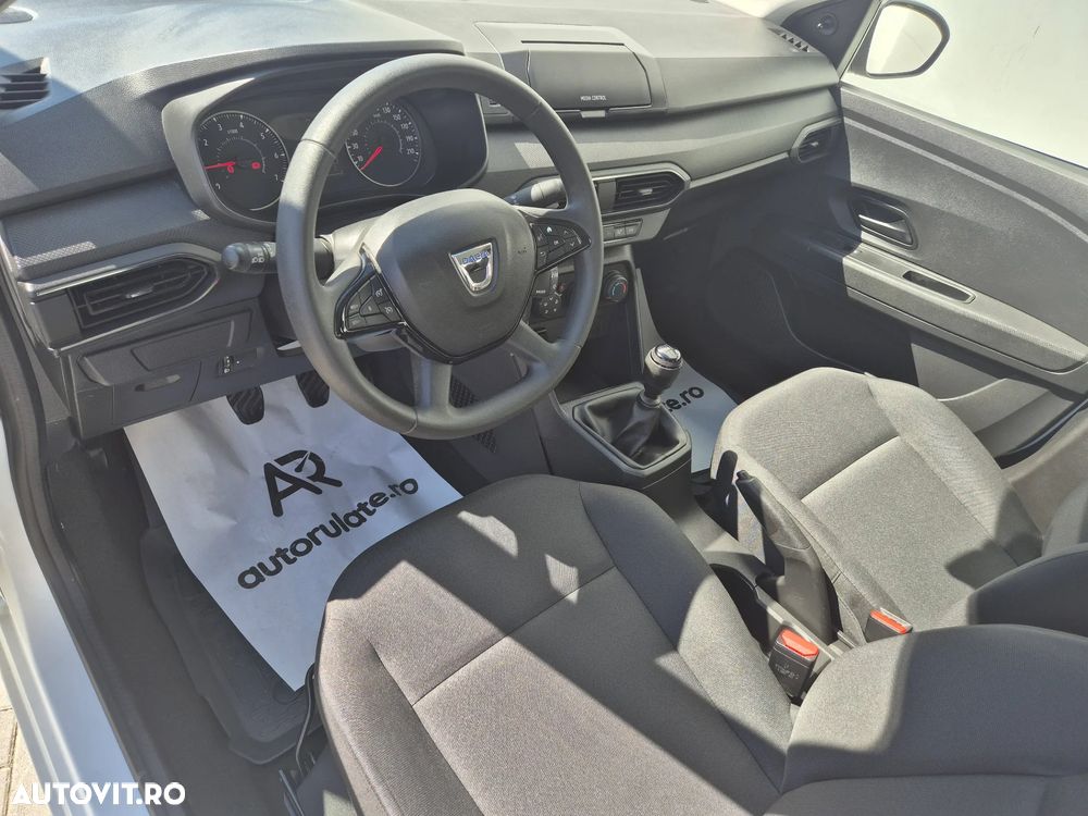 Dacia Logan TCe 90 Essential - 9