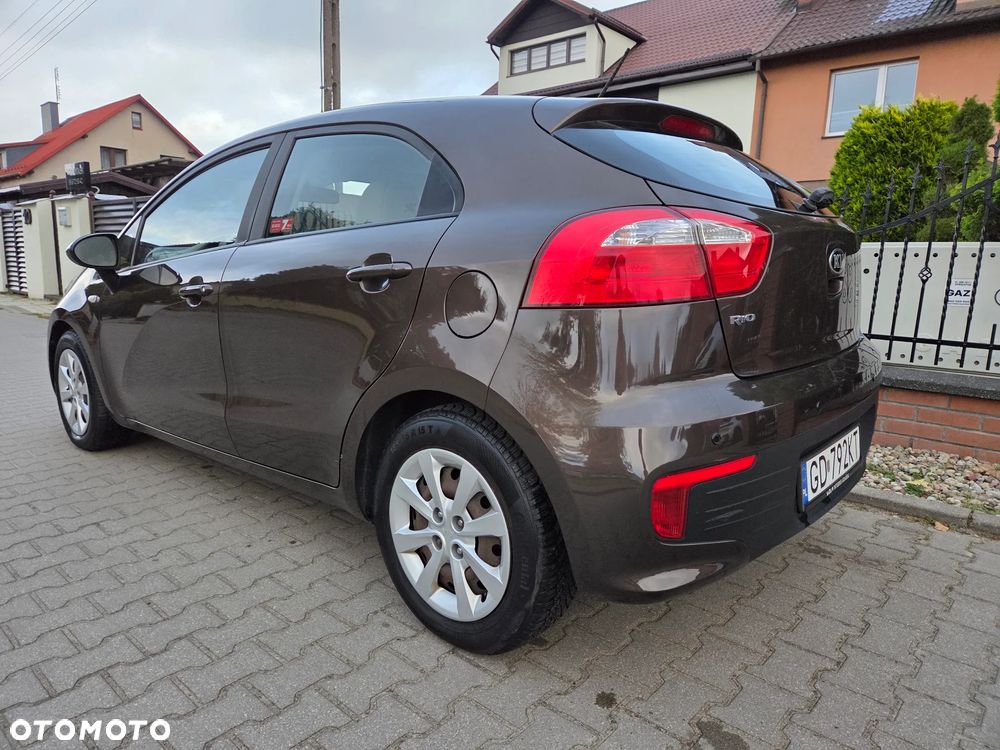 Kia Rio 2015 photo 4