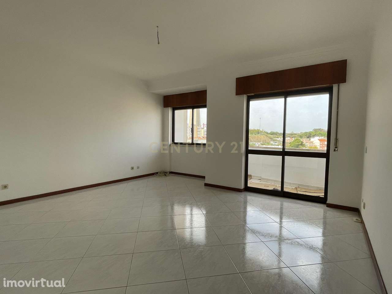 T2 no centro do Pragal - Grande imagem: 2/17