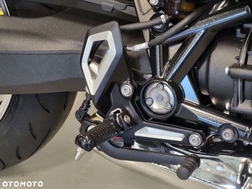 BMW R - 16
