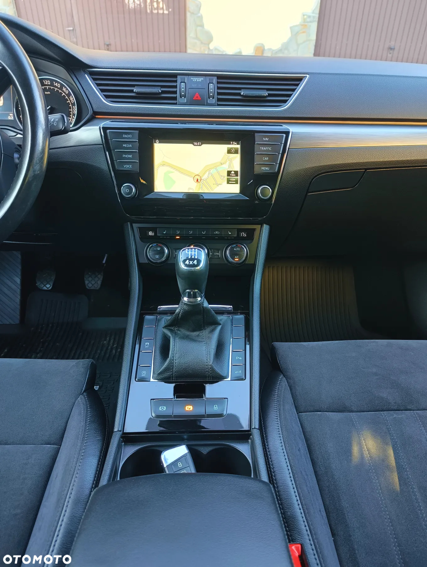 Skoda Superb 2.0 TDI 4x4 Ambition - 17