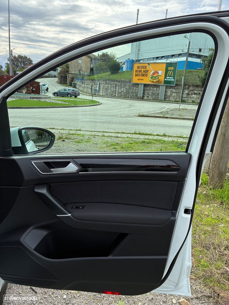 VW Touran 1.6 TDI R-Line - 12