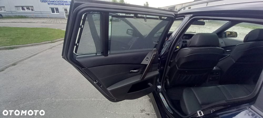 BMW Seria 5 530i - 23