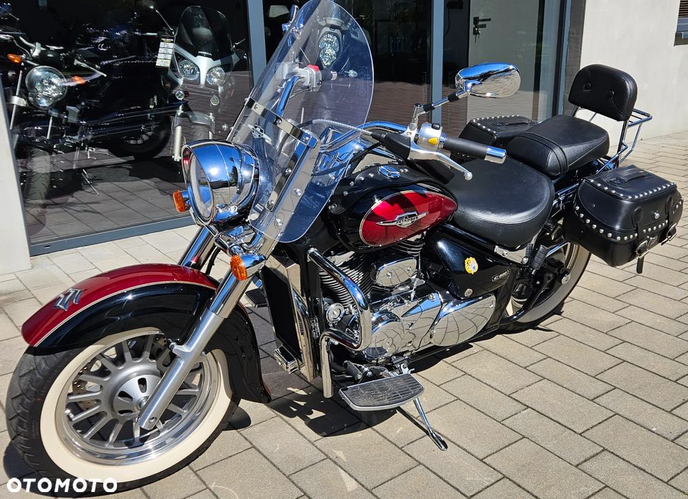 Suzuki Intruder - 6