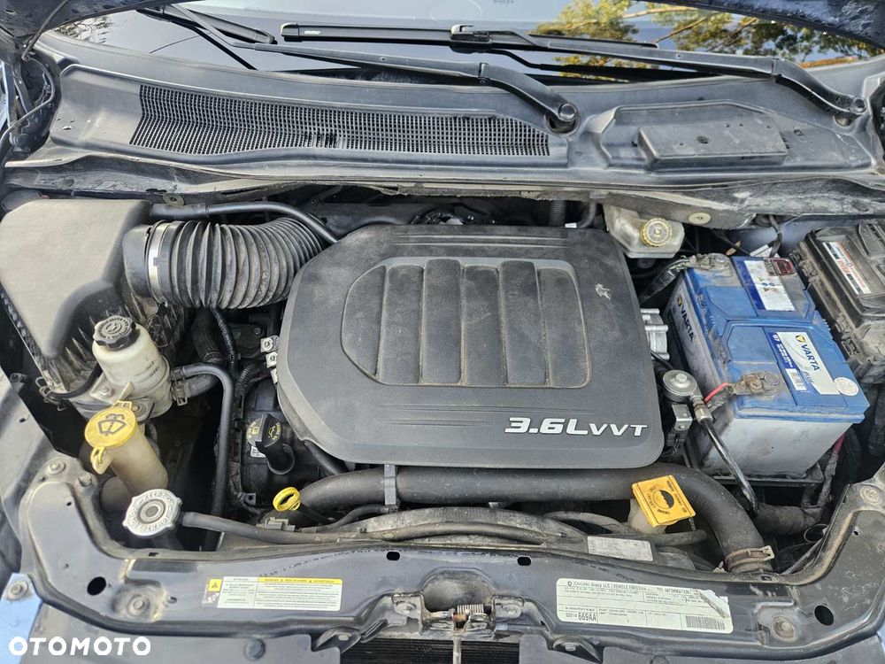 Chrysler Town & Country 3.6 Limited - 14