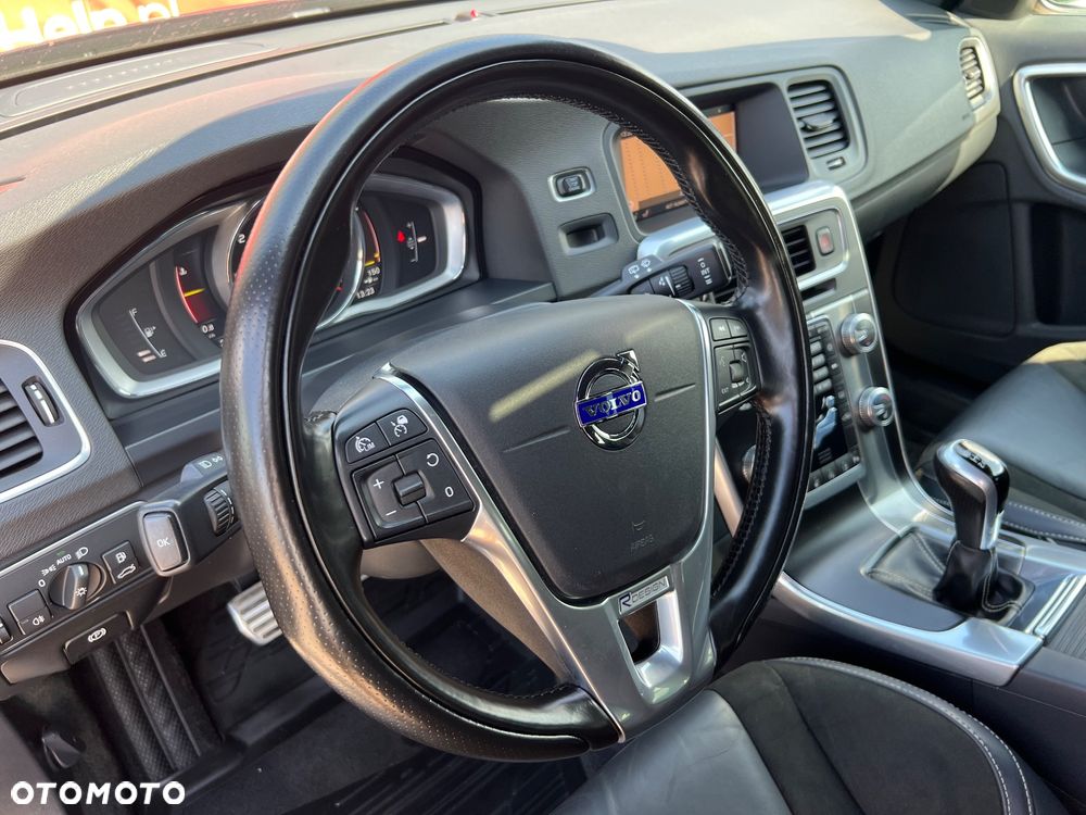 Volvo V60 D3 Drive-E R-Design Momentum - 18