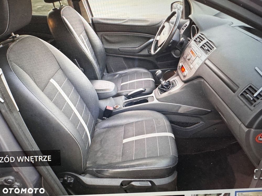 Ford Kuga 2.0 TDCi 2x4 Titanium - 3