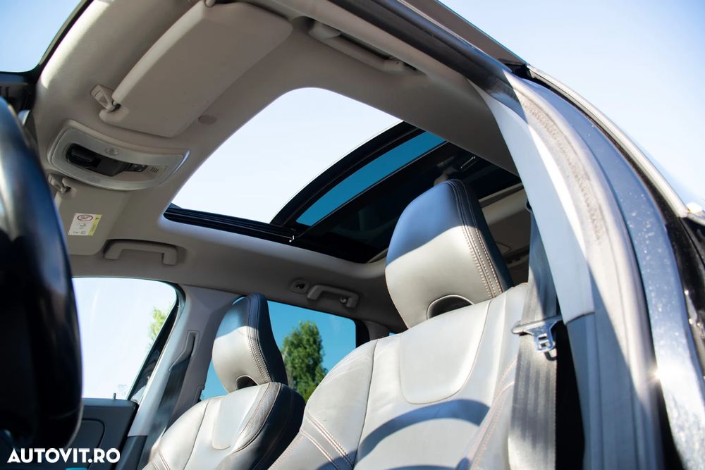 Volvo XC 60 D5AWD Summum - 12