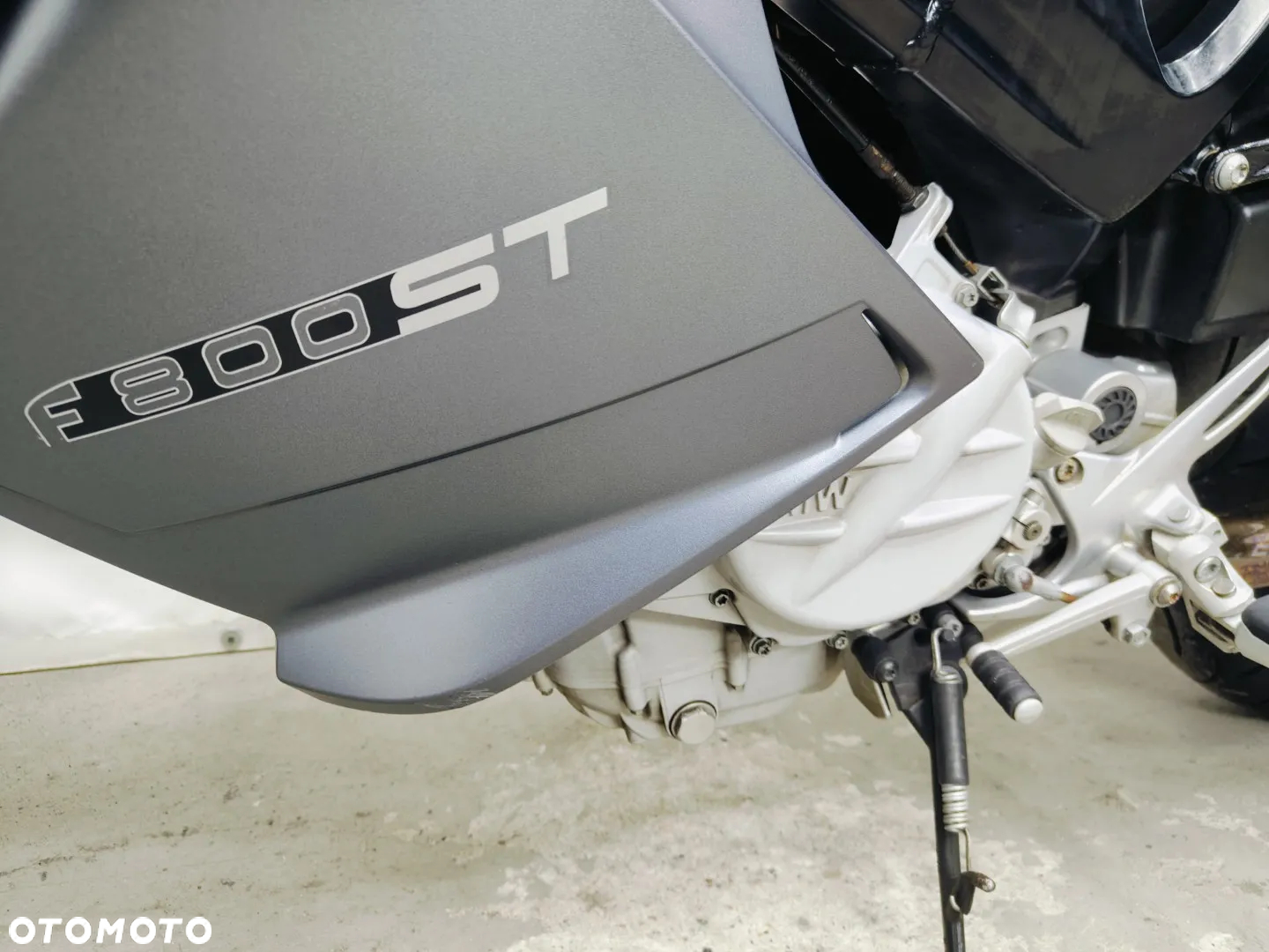 BMW F - 24