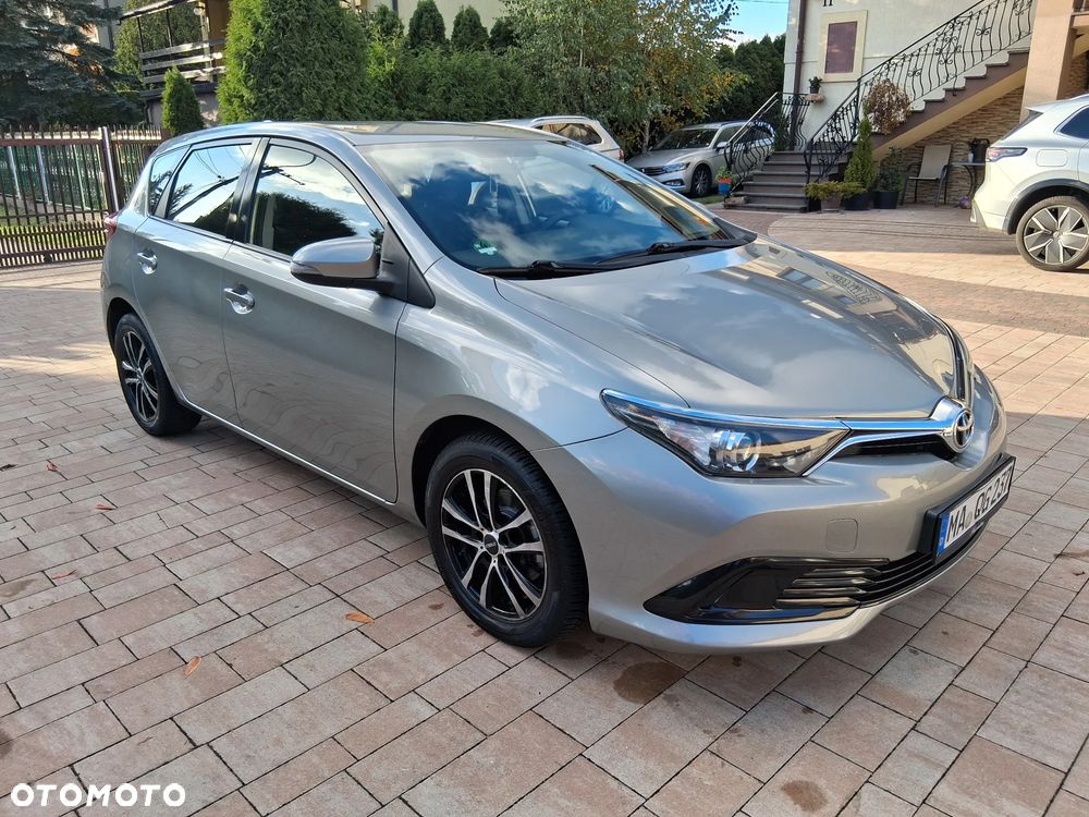 Toyota Auris 2016 photo 2