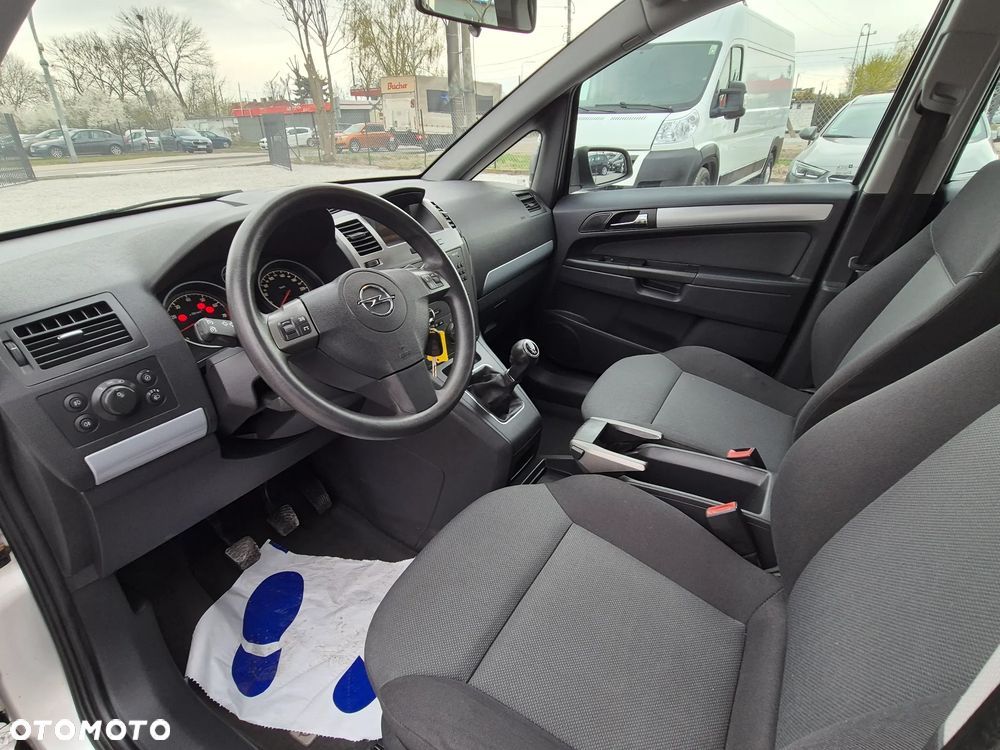 Opel Zafira 1.8 Innovation - 26