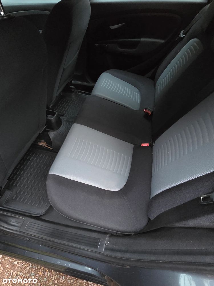 Fiat Punto 1.4 16V Dynamic - 8
