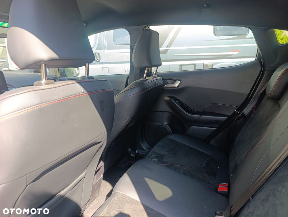 Ford Fiesta - 12