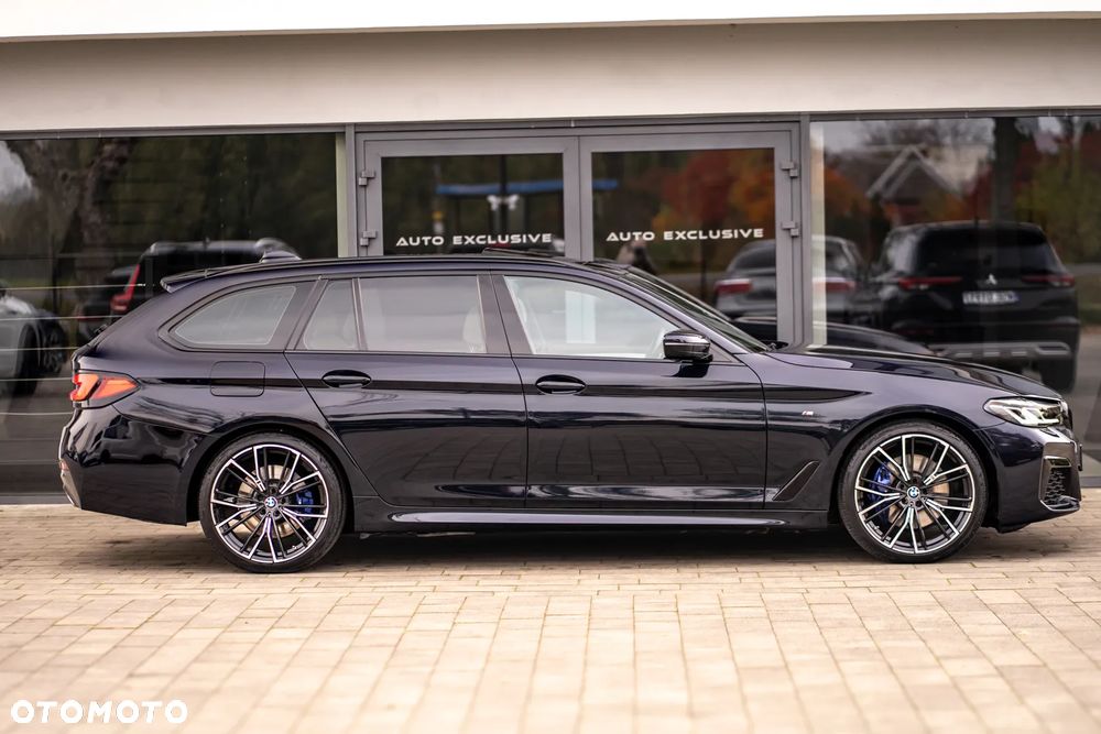 BMW Seria 5 530d xDrive Touring M Sport Edition - 15