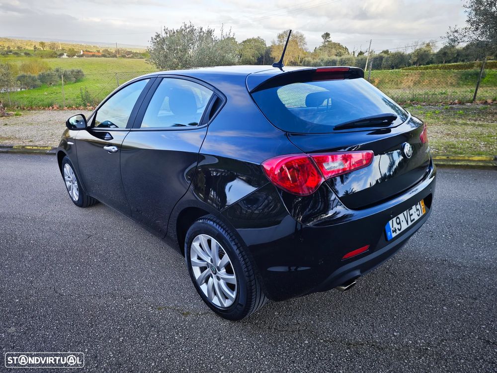 Alfa Romeo Giulietta 1.6 JTDM - 2