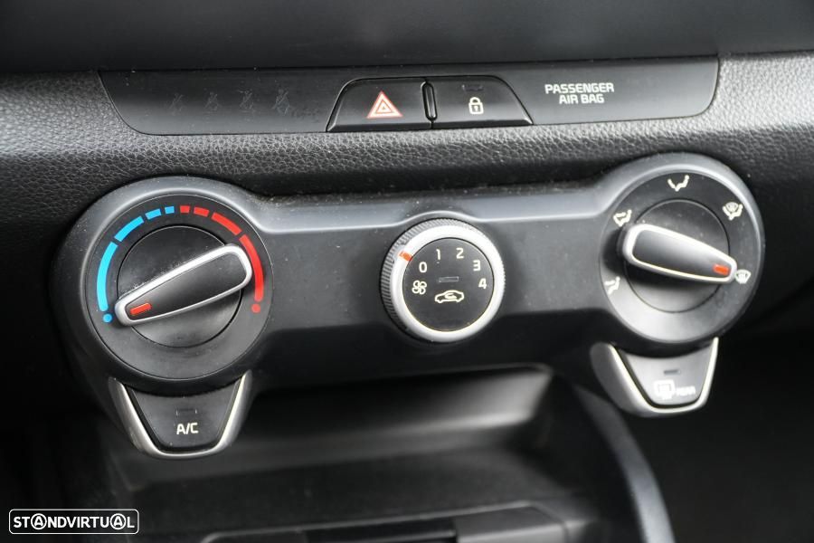 Kia Stonic 1.2 Dynamic - 11