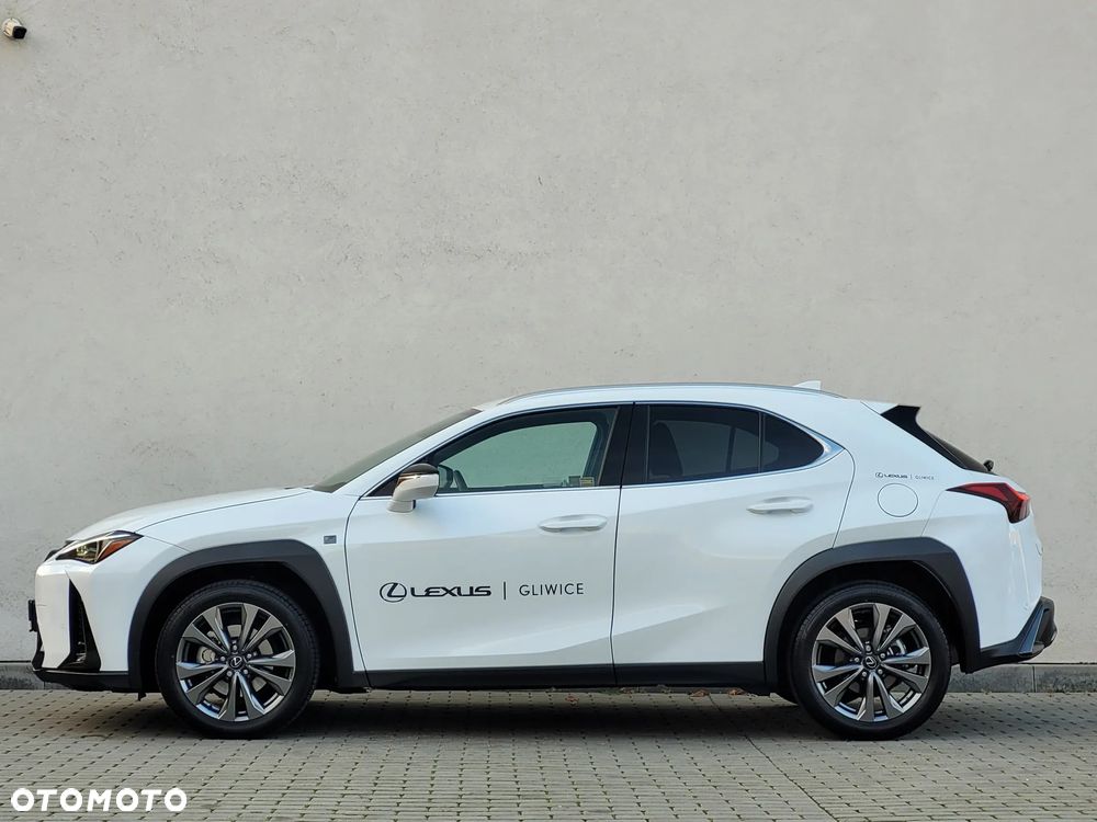 Lexus UX 300h F Sport Design - 8