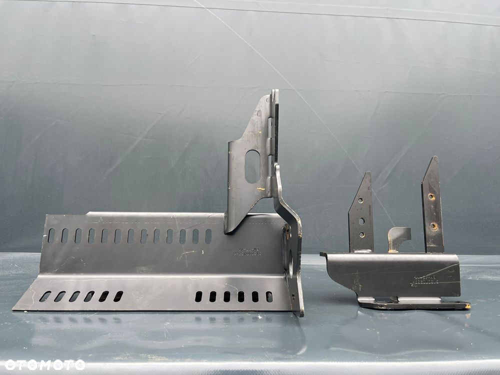 Mocowanie slupka i ściany przedniej z szyną dachową KRONE - 1