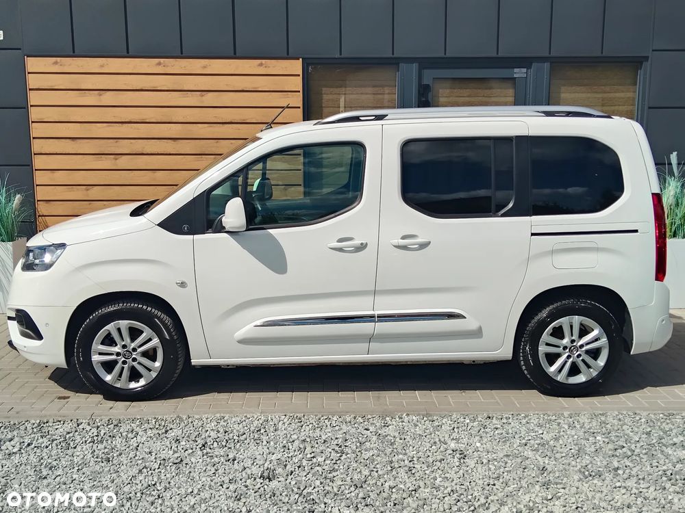 Toyota Proace City Verso 1.2 Turbo L1 Team Deutschland - 10