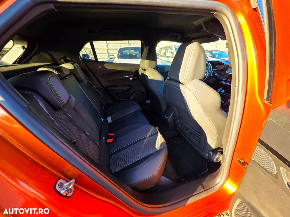 Peugeot 2008 PureTech 130 EAT8 GT Pack - 17