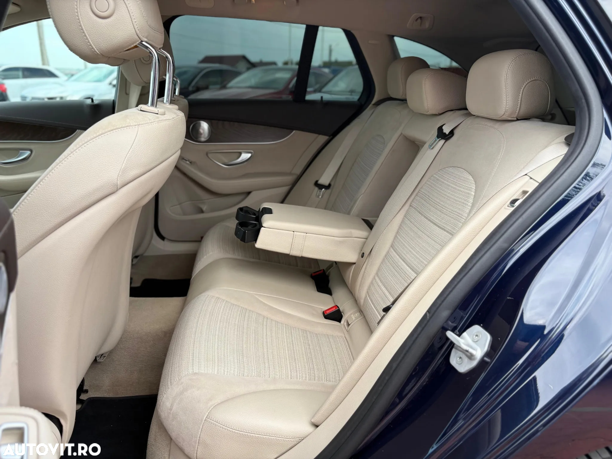 Mercedes-Benz C - 10