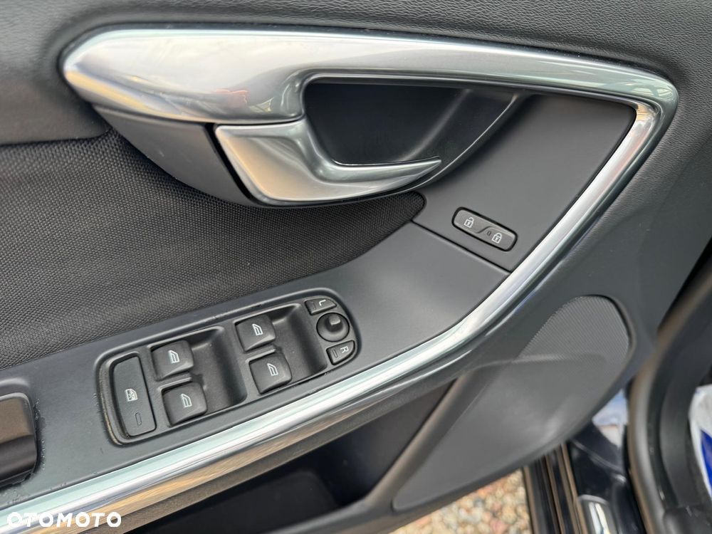 Volvo V60 D3 Geartronic Summum - 14