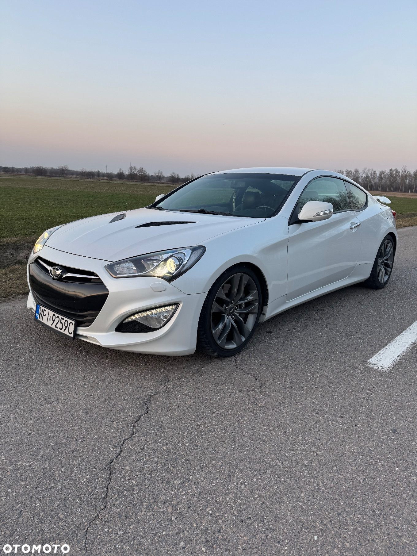Hyundai Genesis Coupe 2.0 T - 2