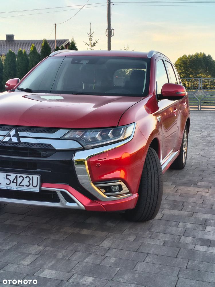 Mitsubishi Outlander - 1