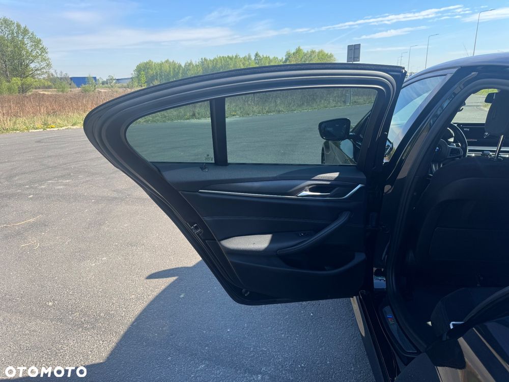 BMW Seria 5 520i - 9