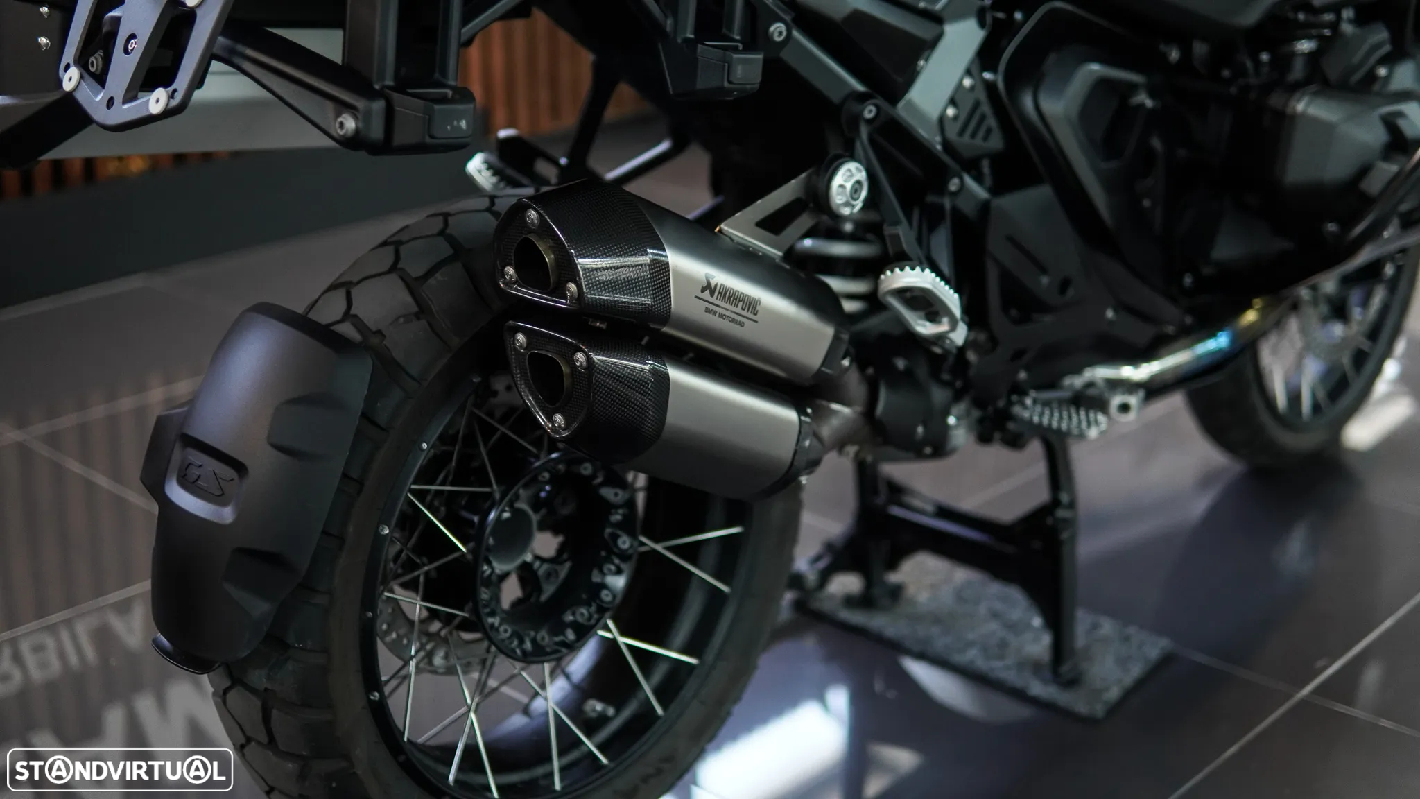 BMW R 1300 GS Adventure TRIPLE BLACK C/ AKRAPOVIC - 22