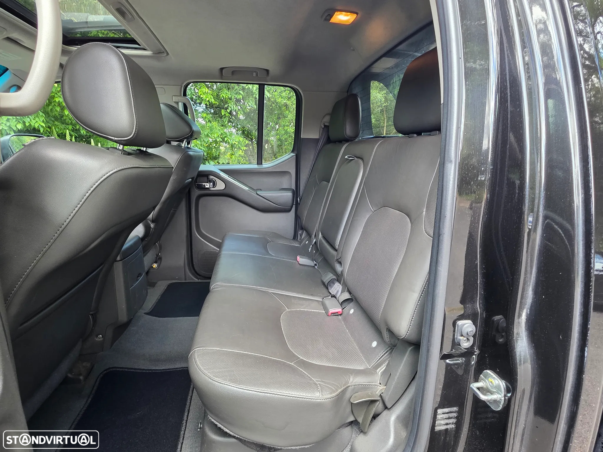 Nissan Navara 2.5 dCi CD LE Premium AT - 6