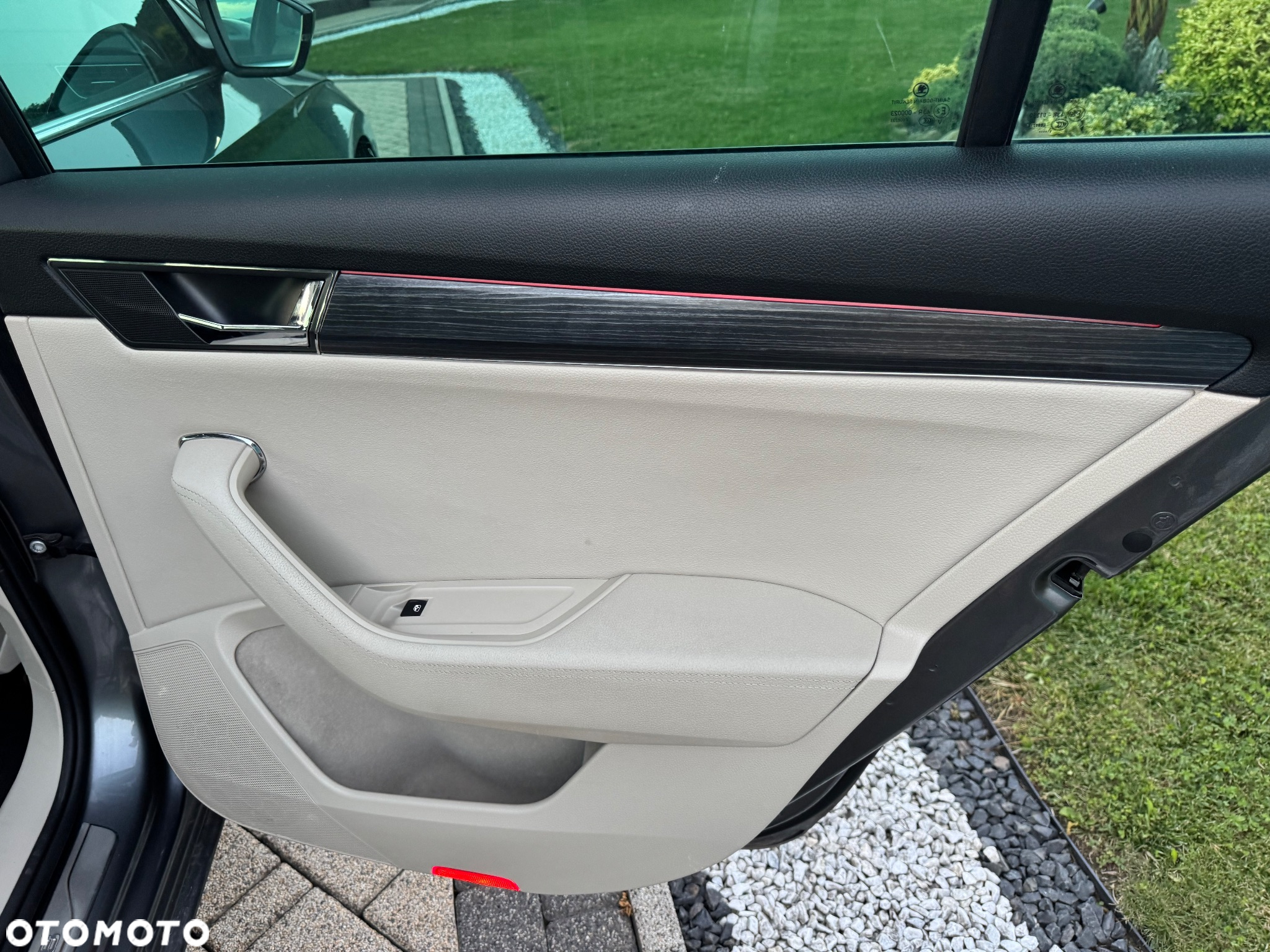 Skoda Superb Combi 2.0 TDI DSG Premium Edition - 17