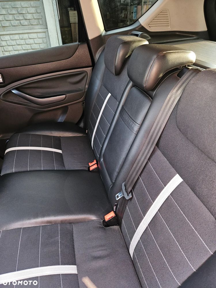 Ford Kuga 2.0 TDCi Titanium - 17