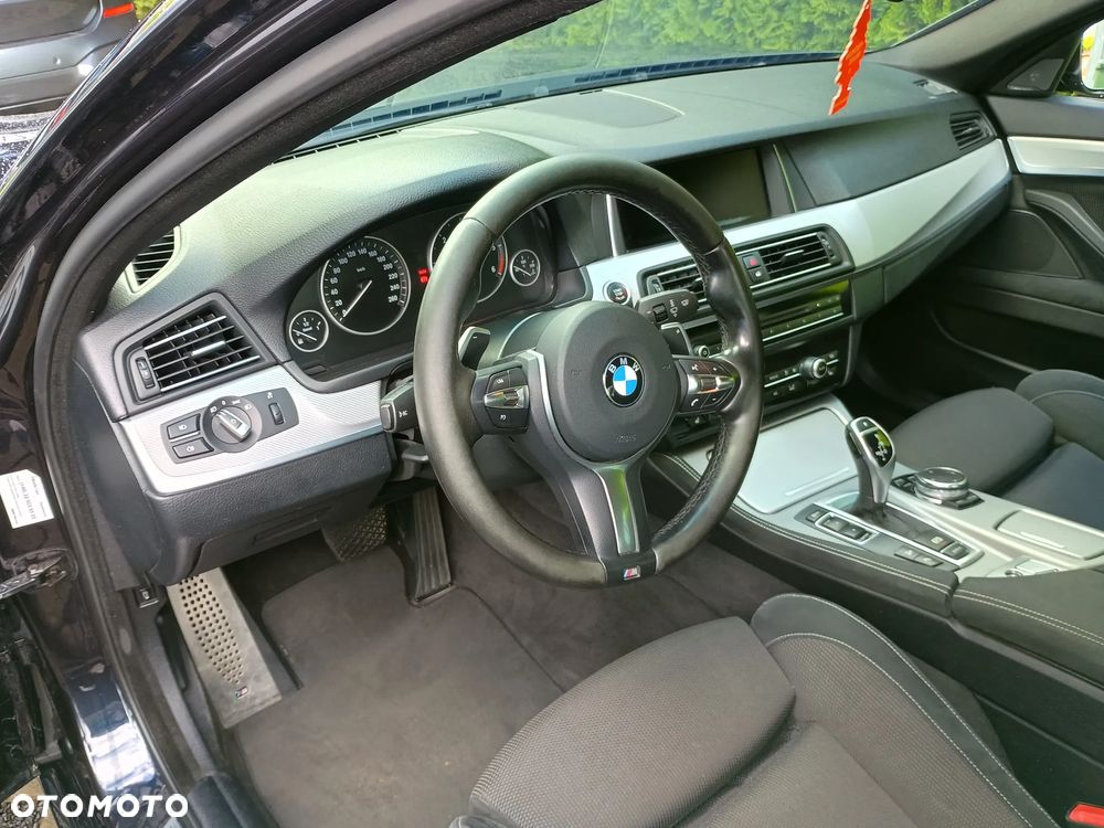 BMW Seria 5 525d xDrive - 8