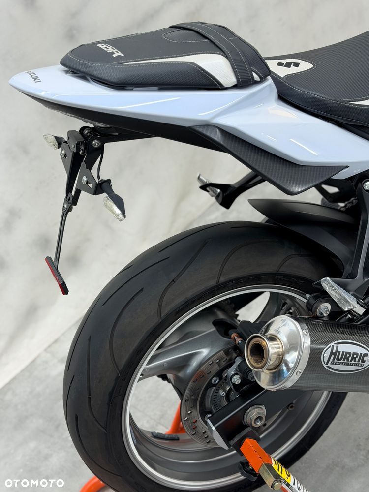 Suzuki GSR - 15