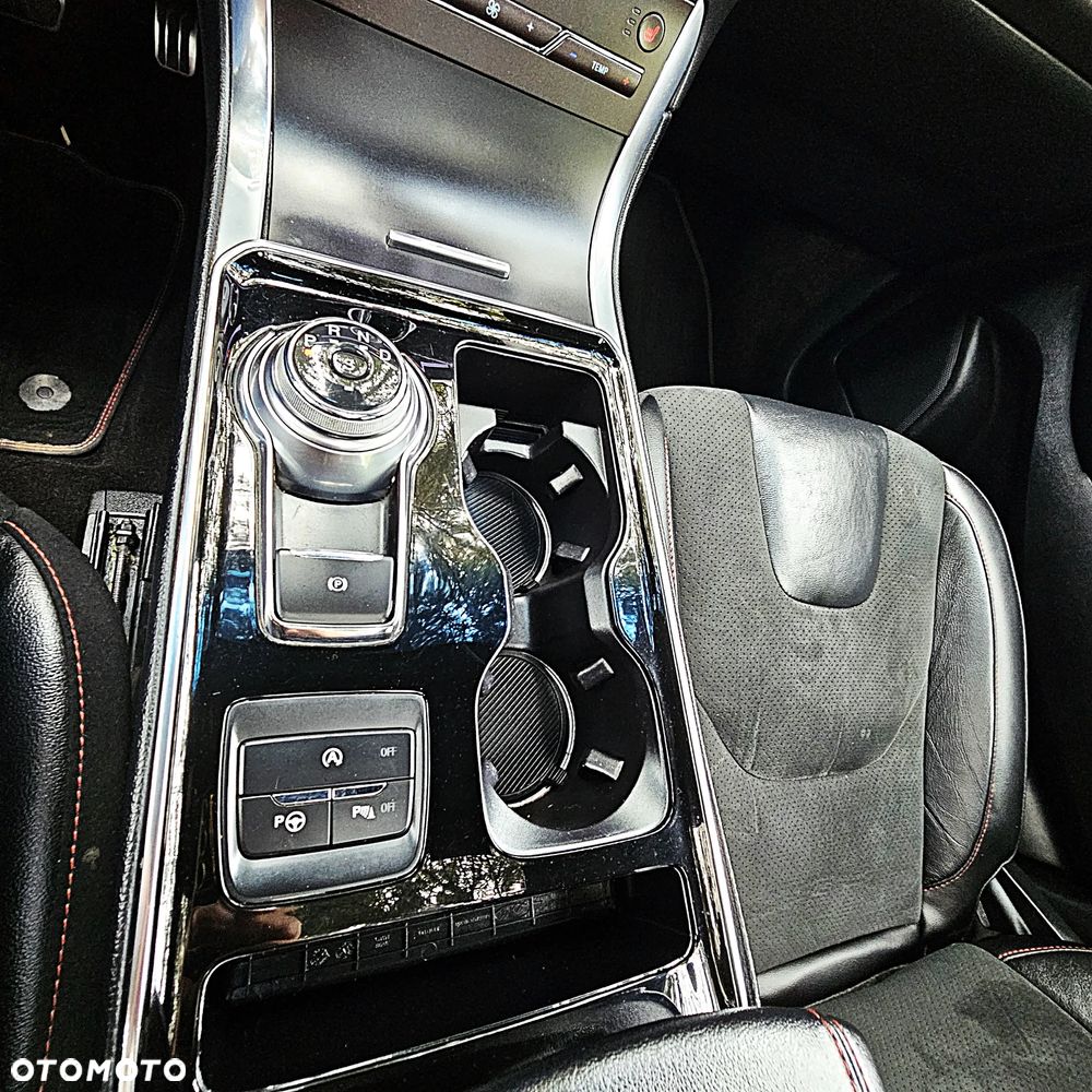 Ford Edge 2.0 EcoBlue Twin-Turbo 4WD ST-Line - 31