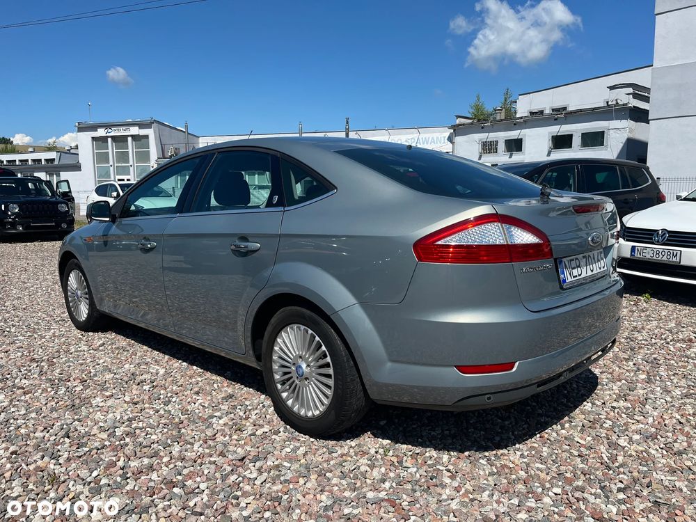 Ford Mondeo 2.0 Ghia - 7