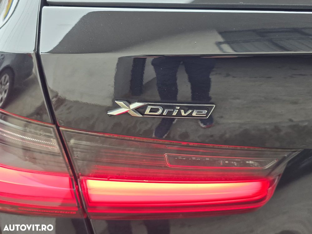 BMW Seria 3 330e xDrive Aut. Luxury Line - 17