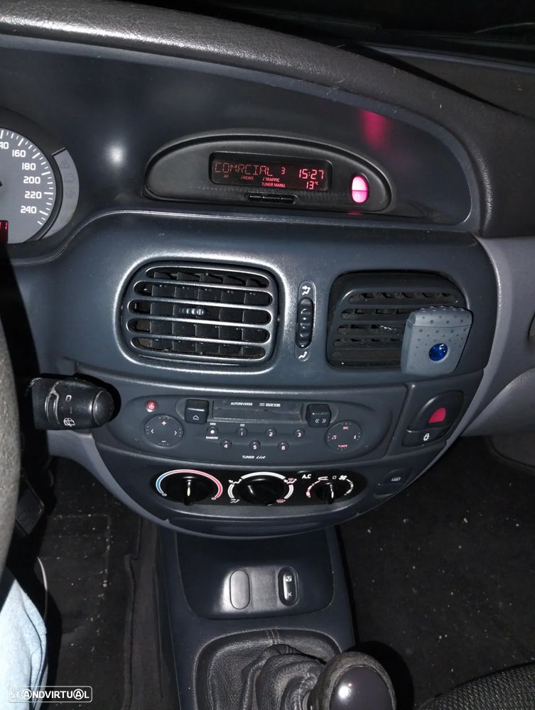 Renault Mégane 1.4 RXE - 8