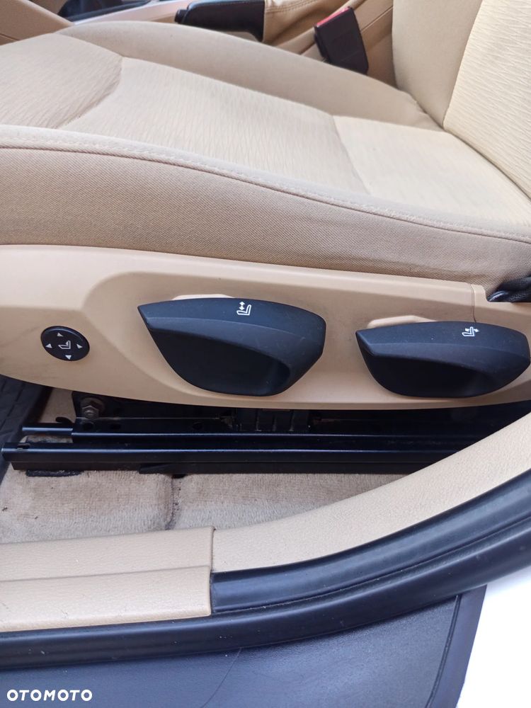 BMW X1 xDrive20d - 37
