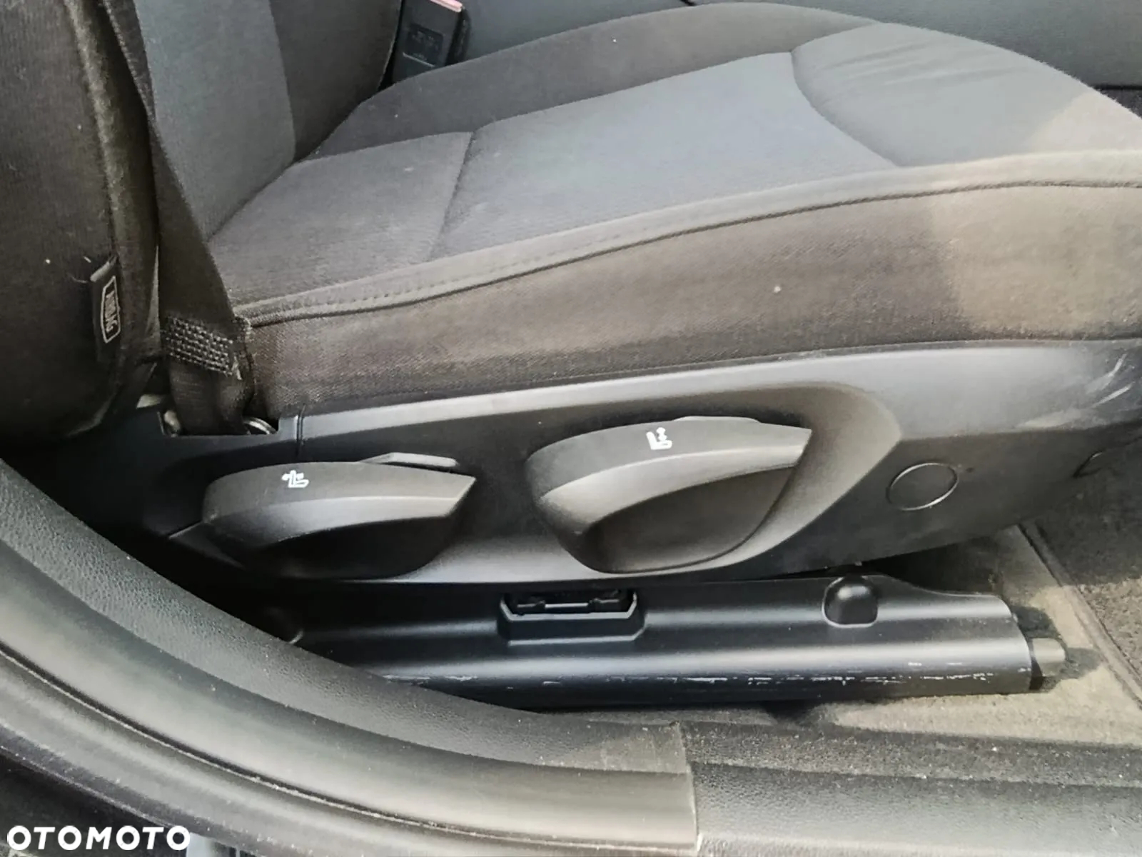 BMW Seria 3 320i Touring - 8